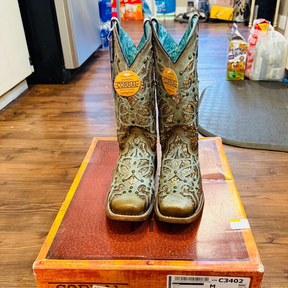 Corral Women’s Mint Glitter Inlay Western Boots Sniptoe
